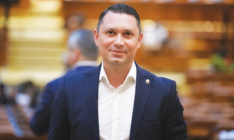 Social-democrații cer măsuri urgente pentru ieftinirea carburanților. Bogdan Toader, președintele PSD Ploiești: „Românii plătesc tot mai mult la pompă”