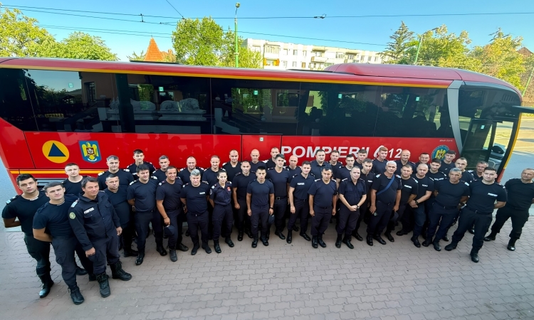 Un nou contingent de pompieri români pleacă în Franța pentru continuarea misiunii de combatere a incendiilor de pădure