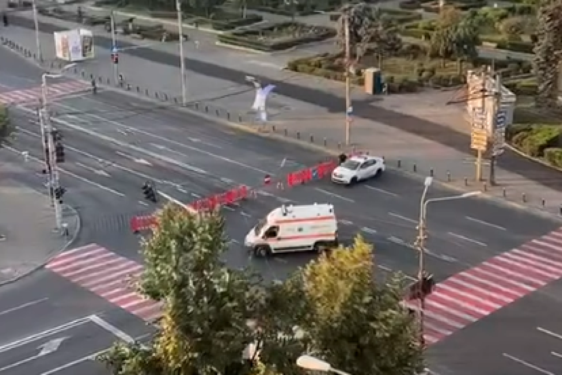 Ambulanță cu pacient minor înjunghiat, oprită de Poliția Locală pe Bulevardul Republicii! SAJ Prahova confirmă incidentul și spune ce s-a întâmplat