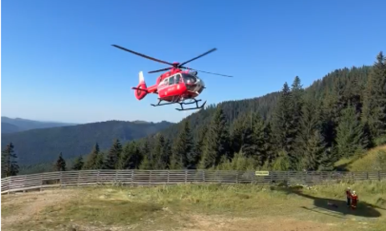 Intervenție cu sprijinul elicopterului SMURD pentru recuperarea a patru persoane rătăcite peste noapte în Munții Bucegi