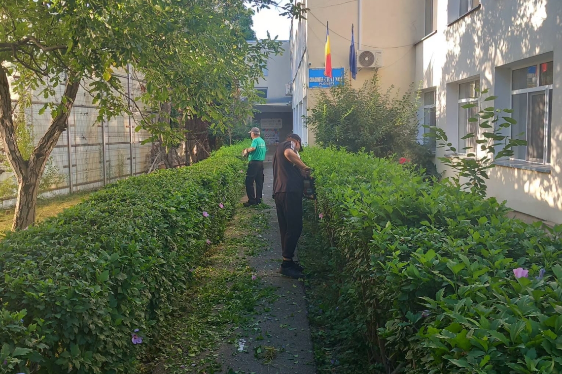 SGU Ploiești intensifică lucrările în jurul școlilor și grădinițelor înainte de începerea noului an școlar