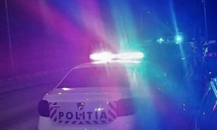Tânăr de 19 ani, fără permis de conducere și băut, implicat într-un accident în Ploiești. A lovit cu autoturismul trei mașini parcate!