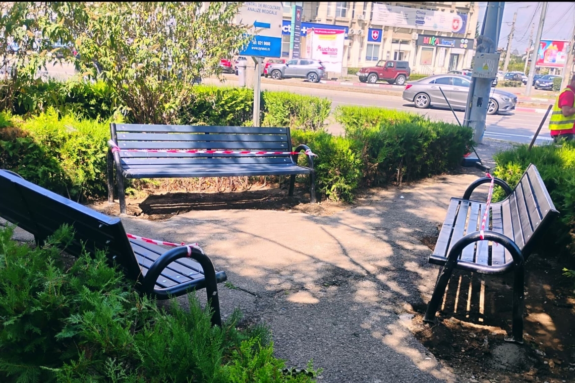 SGU a înlocuit băncile vandalizate din centrul Ploieștiului, în urma semnalului nostru