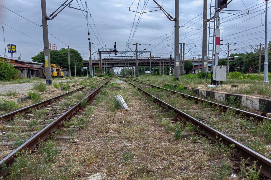 Bătălie între nouă ofertanți pentru modernizarea căii ferate Ploiești Triaj – Valea Călugărească. Contract de aproape 286 de milioane de lei fără TVA