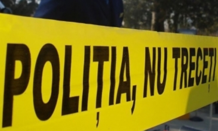 Bărbat din Bușteni, cercetat după ce și-a înjunghiat fratele. Victima a murit în ambulanță, în drum spre spital
