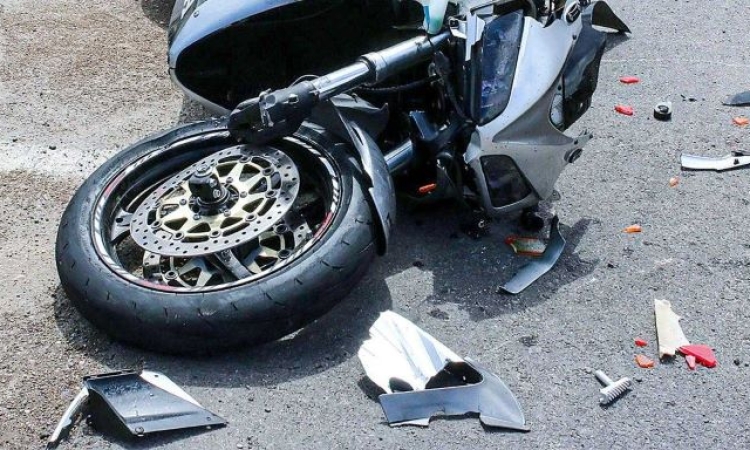 Accident cu victimă pe Bulevardul Independenței din Ploiești. Un motociclist a ajuns la spital
