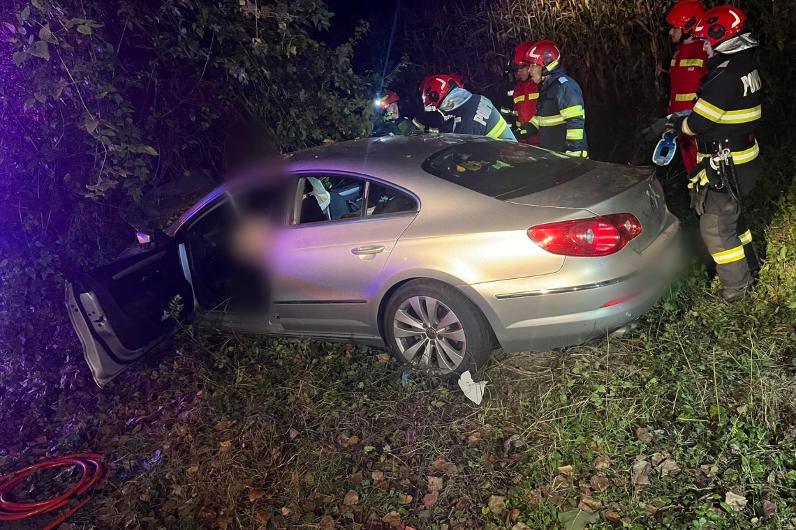 Trei tineri, răniți într-un accident rutier produs în Puchenii Mari, sâmbătă seară