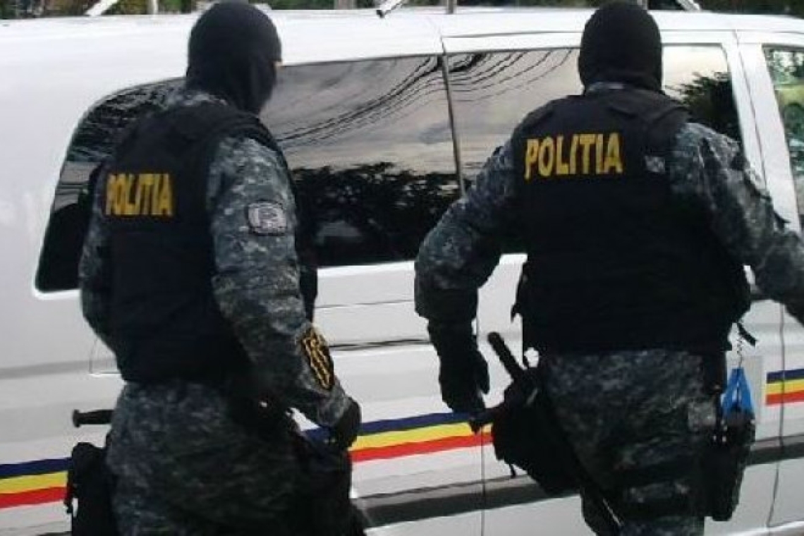 Zeci de percheziții în Prahova, la suspecți de fals, uz de fals și înșelăciune. Au obținut împrumuturi cu acte false, cu un prejudiciu uriaș!