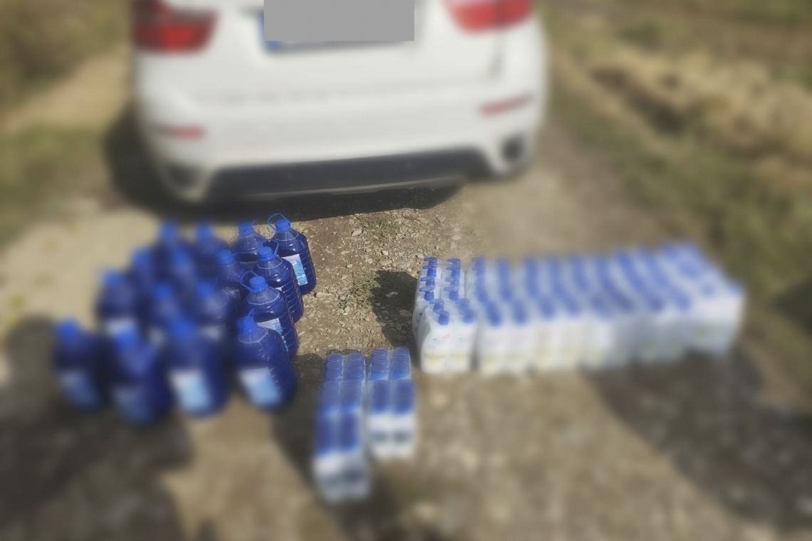 Plan de „curățenie” la Albești-Paleologu: 100 de șampoane și 80 de litri de detergent, scoase dintr-o firmă pe poarta din dos