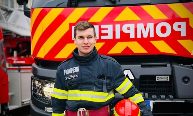 Un pompier din Prahova a intervenit la un accident grav pe DN1, înainte să intre în tură. Răzvan Năsulea le-a acordat primul ajutor victimelor