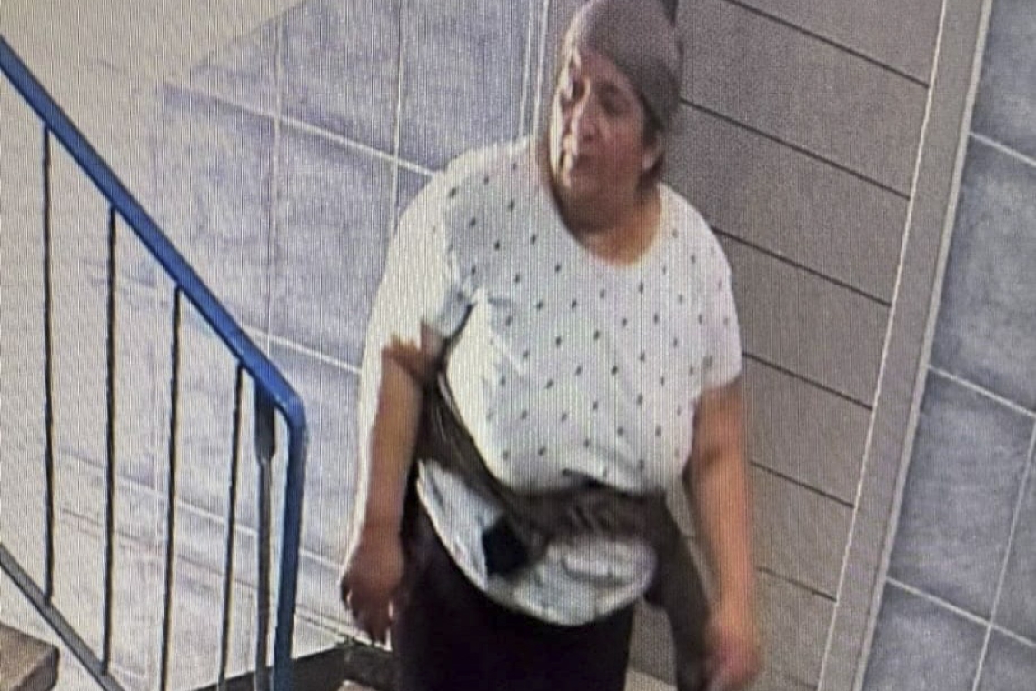 Femeie căutată pentru săvârșirea infracțiunilor de tâlhărie calificată și furt calificat. Poliția Prahova face apel la populație pentru identificarea acesteia