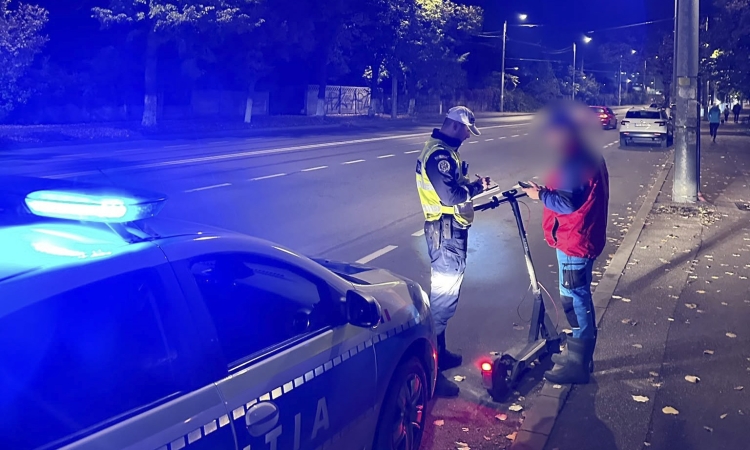 Trotinetiștii, luați la puricat de polițiștii ploieșteni, la ceas de seară