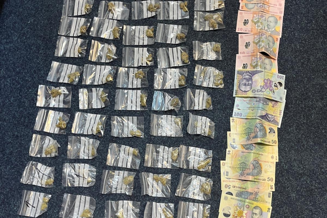 Tânăr de 20 de ani, prins în Ploiești cu 66 de pliculețe de canabis destinate vânzării